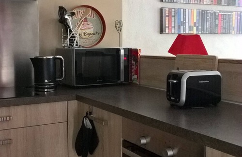 Gap Appartement | Appart T2 de plain pied dans maison, Gap, calme, vue, jardins, parking gratuit.