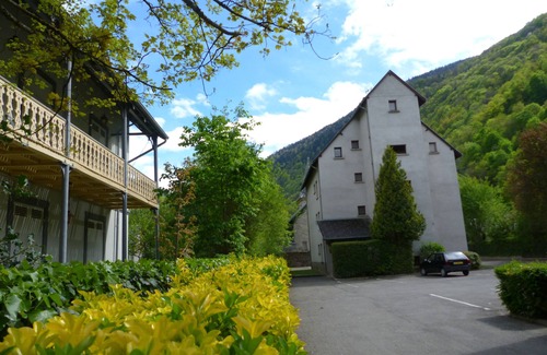 Bagneres-de-Luchon Appartement | T2 expo sud, parking, cave, balcon, vue montagne