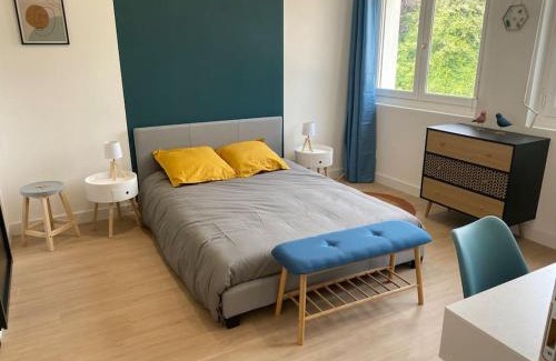 Saint-Florentin Appartement | T2 spacieux avec baignoire Balnéo en RdC sur cour