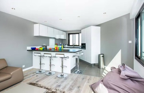 Saint Genes Appartement | T3 2 bedrooms renovated top floor