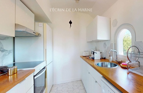 Le Port sous la Lune Appartement | T3 apartment overlooking the Marne in Nogent sur Marne near Paris & Disney