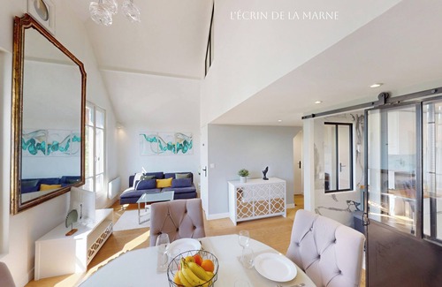 Le Port sous la Lune Appartement | T3 apartment overlooking the Marne in Nogent sur Marne near Paris & Disney