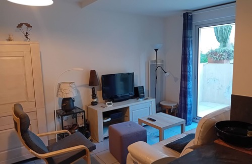 La Farlede Appartement | appartement T3 en centre ville, supermarchés 100 m. idéal couple 2 enfants