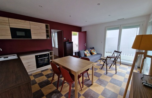 Beziers Appartement | L'apparemment avec grande terrasse .2 chambres, cuisine équipée. Climatisation