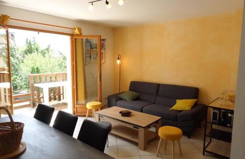 Embrun Appartement | T3 au Plan d’eau d’Embrun avec Garage et Terrasse