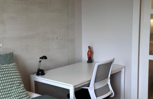 12th Arrondissement Appartement | T3 balcon parking clim 3mn pied metro 8 et T3