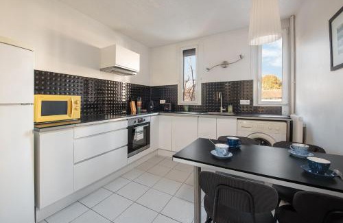 Saint - Michel Appartement | T3 Centre ville à 2 pas du métro - parking gratuit