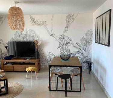 Saint-Pierre-la-Mer Appartement | T3 cosy - grande terrasse en accès direct à la mer