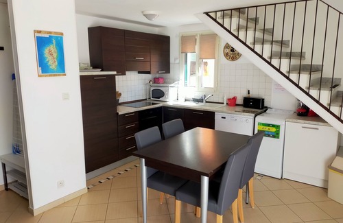 Lozari Appartement | T3 duplex à 10mn de la plage. Clim/Piscine. Commerces à proximité.