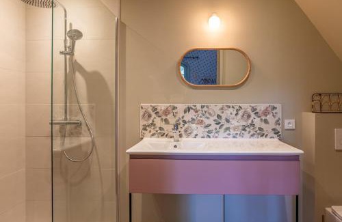 Gennes-Val-de-Loire Appartement | T3 Duplex dépendance du Château