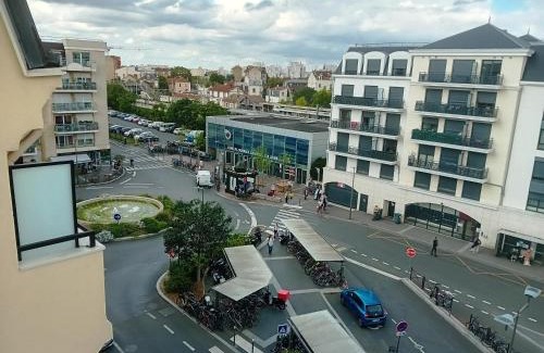 Houilles Appartement | T3 en face de la gare, Terrasse-Rooftop, Parking