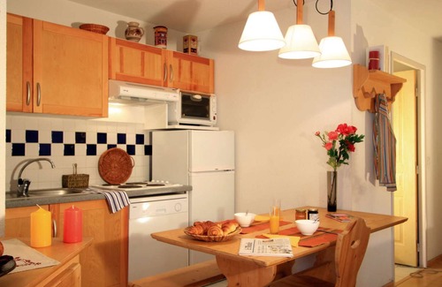 Bagneres-de-Luchon Appartement | T3 à LUCHON dans résidence avec piscine et jardin (Pyrénées)