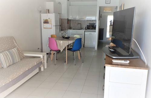 Le Lavandou Appartement | T3 plein centre, 2* front de mer première ligne CALME, Propriétaires à proximité