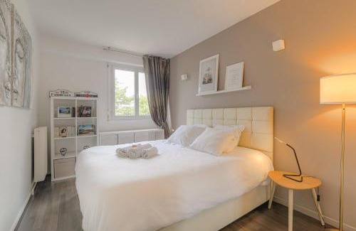 Cuire Appartement | T3 lumineux pour 6 personnes proche métro Lyon