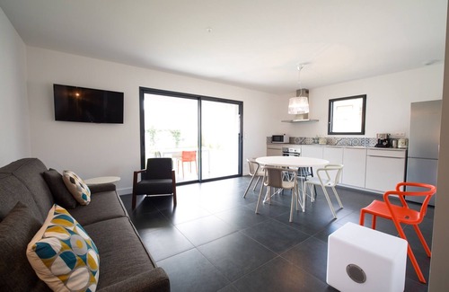 Monticello Appartement | Appartement T3 charme, tout confort et piscine
