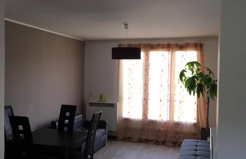 Coteaux Ouest Appartement | T3 ROUEN côté docks avec parking gratuit - 4 LITS