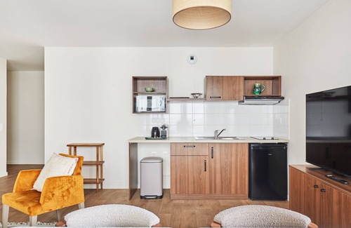 Levallois-Perret Copropriété | T3 spacieux + cuisine | Gare à 5 min, Paris direct