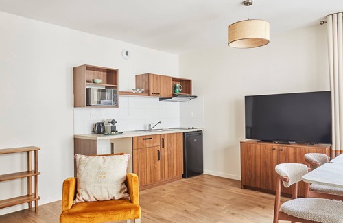 Levallois-Perret Copropriété | T3 spacieux + cuisine | Gare à 5 min, Paris direct
