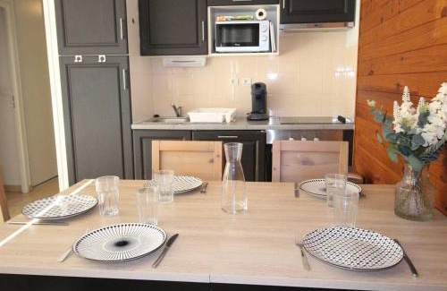 Saint-Mamet Appartement | T3 Sud avec balcon, piscine, parking, animaux ok et wifi - FR-1-313-236