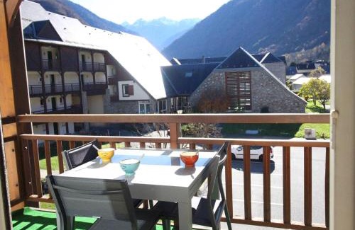 Saint-Mamet Appartement | T3 Sud avec balcon, piscine, parking, animaux ok et wifi - FR-1-313-236