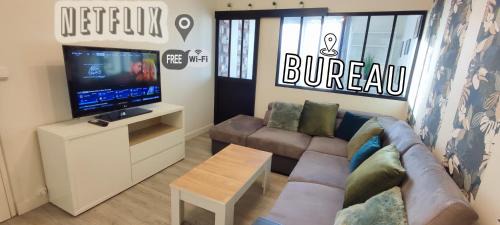 Massy Appartement | T4 Massy TGV by Beds4Wanderlust - 80m2 avec Terrasse et bureau - proche coulée verte - idéal Pro ou Famille