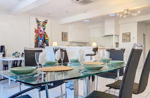 Condom Appartement | T6 Unique, Chic and Artistic with large terrace