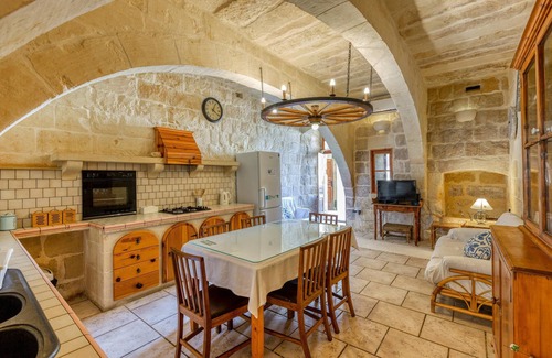Birbuba Maison | Ta'Leli Pool Farmhouse in Gozo, L-Gharb Gozo, Malta