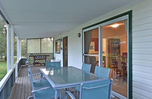 Bellbird Maison | Tabitha Hill Cottage close to wineries and nature