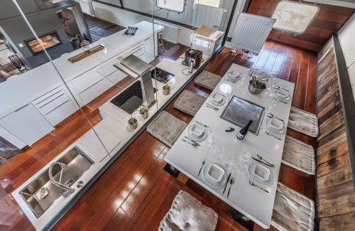 Ittre Location De Bateaux | Tabor 67 Luxury Houseboat