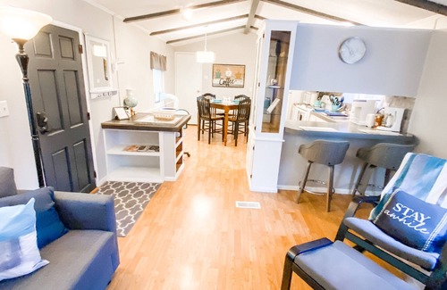 Midland Maison | Hidden Gem 1Bed / 1bath w / Kitchen and Laundry