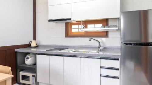 Changbun Maison | Taean Anmyeondo Lake and Sea Village Pension