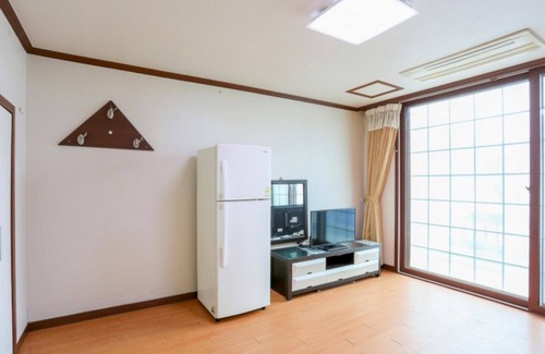 Wonbuk Maison | Taean Sinduri Park Pension