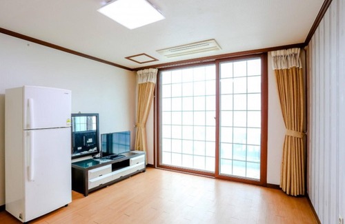 Wonbuk Maison | Taean Sinduri Park Pension