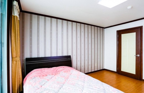 Wonbuk Maison | Taean Sinduri Park Pension