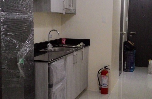 Malate Copropriété | TAFF AVE. MALATE MANILLE / MAISON DE LUXE AVEC WI-FI, TV. CÂBLE ET ENTIÈREMENT FU