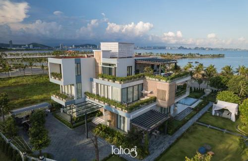 Ha Long Appartement | Tahagi Villa Tuan Chau Ha Long by HOFs