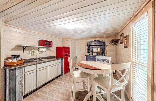 North Carolina Coast Maison | Tahiti at Island Breeze of CB Unique stay Design