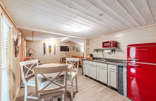 North Carolina Coast Maison | Tahiti at Island Breeze of CB Unique stay Design