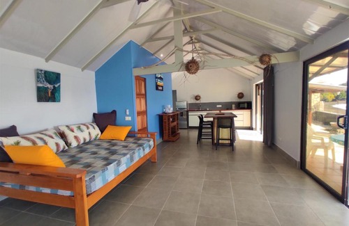 Arue Maison | TAHITI - Taharaa Beach Bungalow