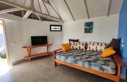 Arue Maison | TAHITI - Taharaa Beach Bungalow
