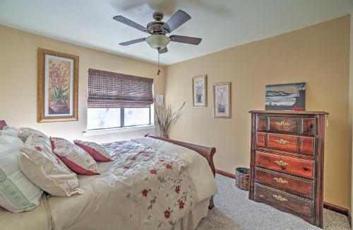Scraper Maison | Tahlequah Duplex with Screened-in Porch and Fire Pit!