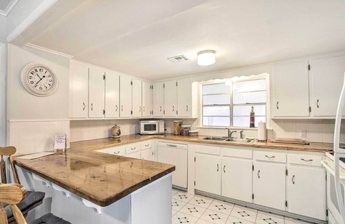 Tahlequah Maison | Tahlequah Home Half Mi to Northeastern State