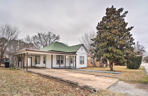 Tahlequah Maison | Tahlequah Home Half Mi to Northeastern State