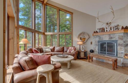 Talmont Maison | Tahoe Point of View - Amazing Lake Views at this 4BR w Hot Tub, Sauna, Near Skiing