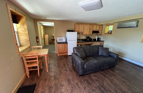 Paradise Hôtel | Tahquamenon Suites Lodging - One Bedroom Suite #6