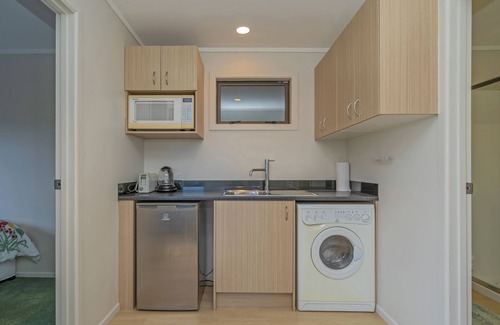 Tairua Maison | Tairua Harbour Views - Tairua Holiday Home
