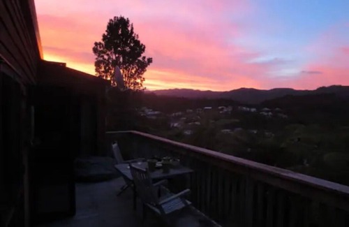 Tairua Maison | Tairua Treetops - cosy home with stunning views and hot tub