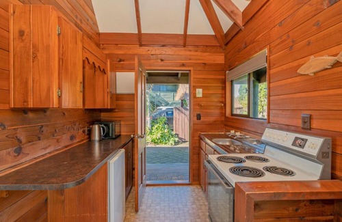 Tairua Maison | Tairua Waterfront Villa 6 - Tairua Holiday Studio Unit
