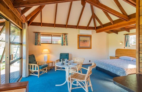 Tairua Maison | Tairua Waterfront Villa 6 - Tairua Holiday Studio Unit