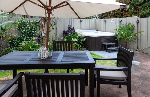 Takapuna Maison | Takapuna with own beach access